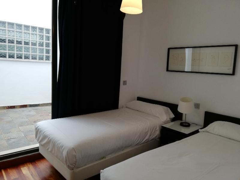 Azz Sevilla Torre De La Plata Apartamentos חדר תמונה