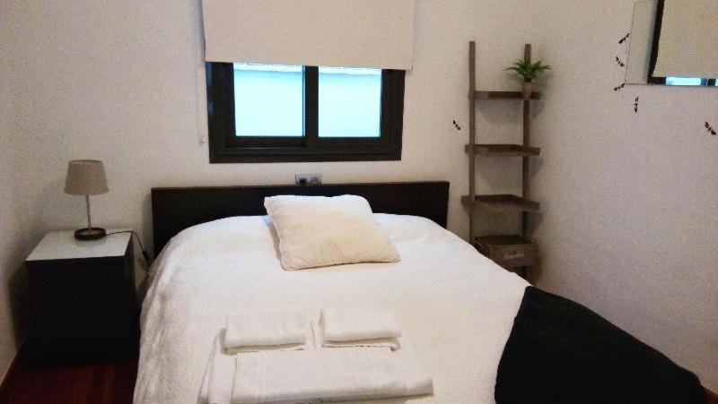 Azz Sevilla Torre De La Plata Apartamentos חדר תמונה