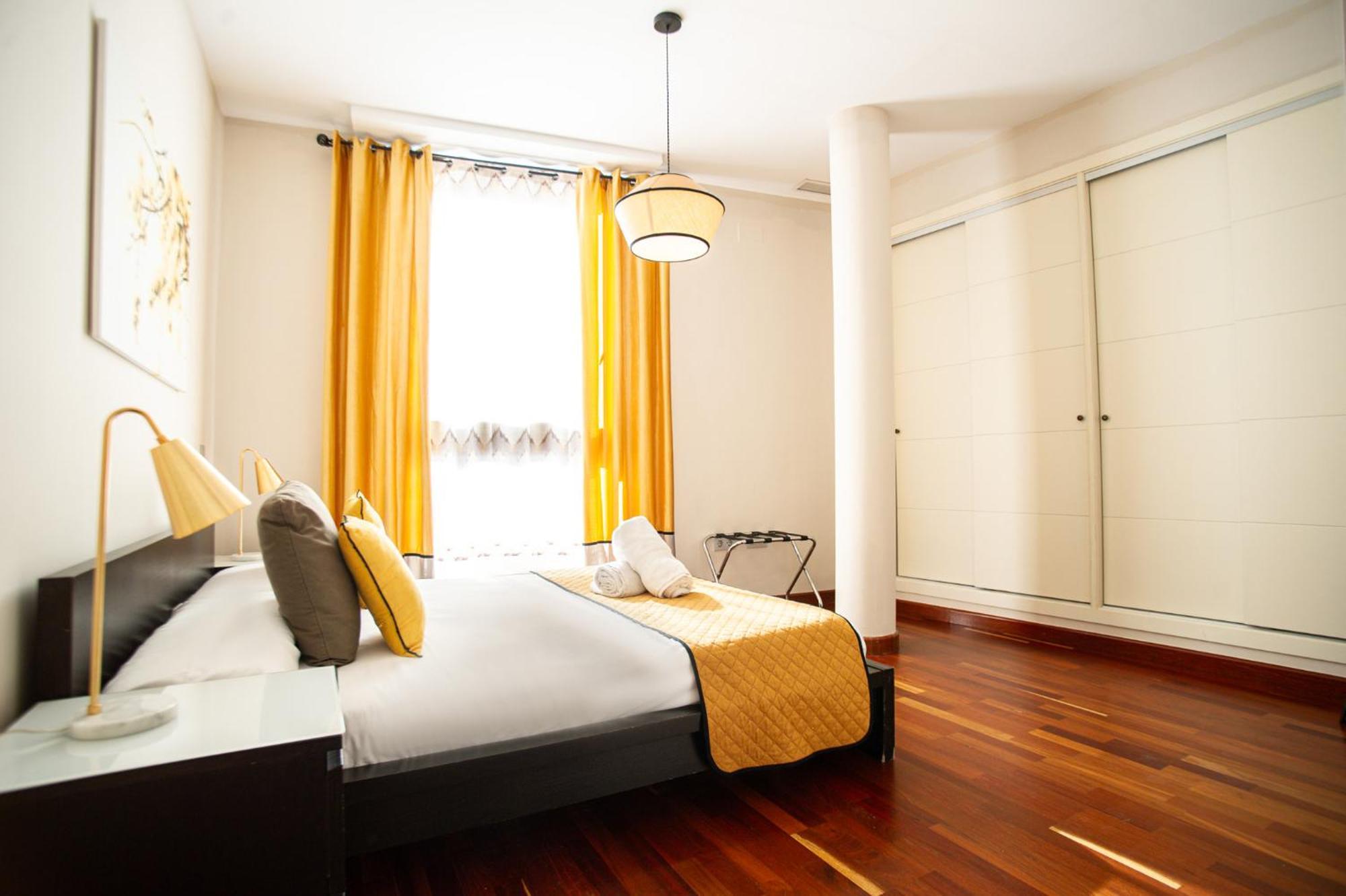 Azz Sevilla Torre De La Plata Apartamentos מראה חיצוני תמונה