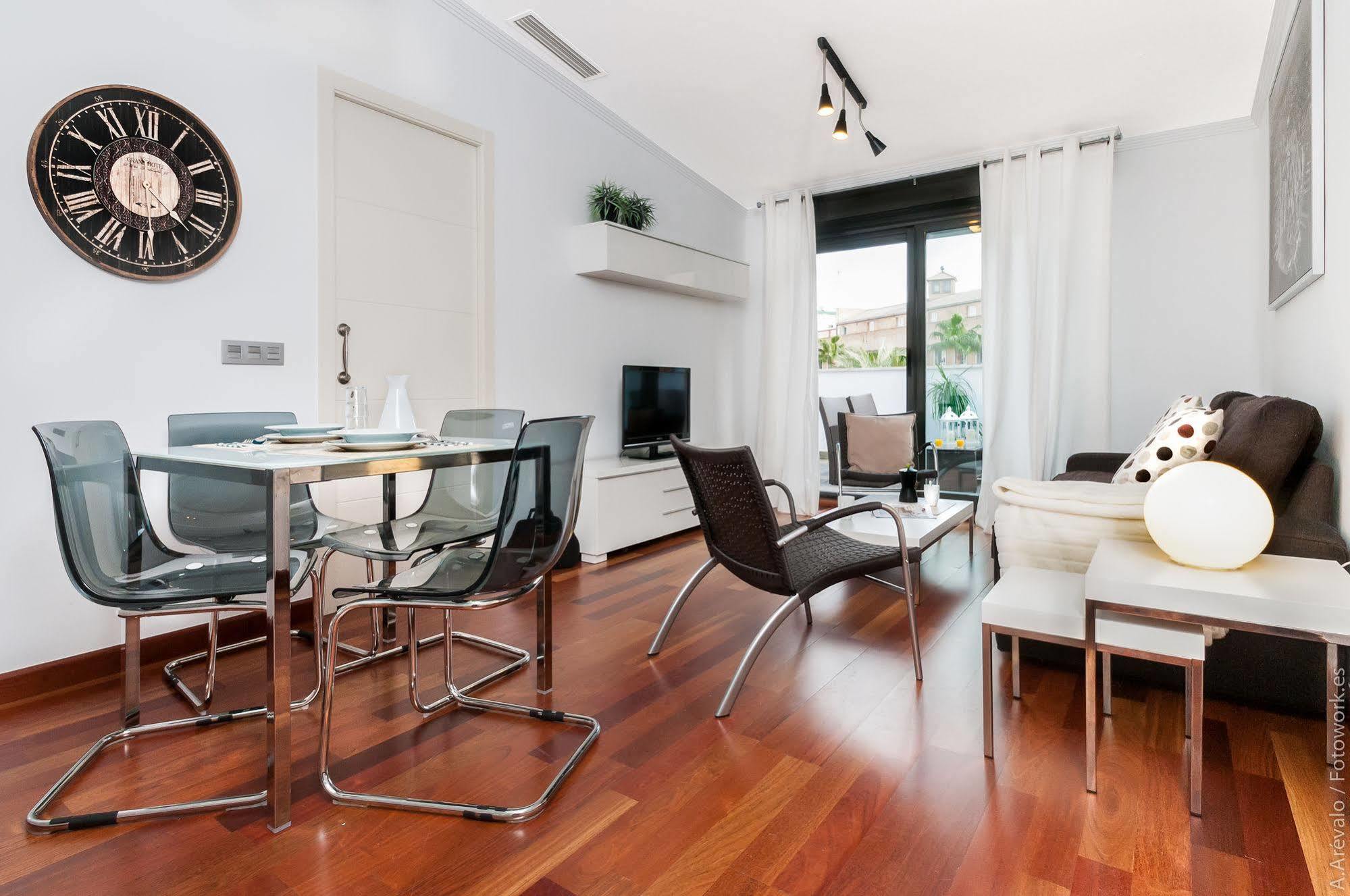 Azz Sevilla Torre De La Plata Apartamentos מראה חיצוני תמונה
